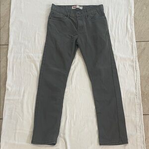 Levi's Women's Straight Leg Jeans in Charcoal